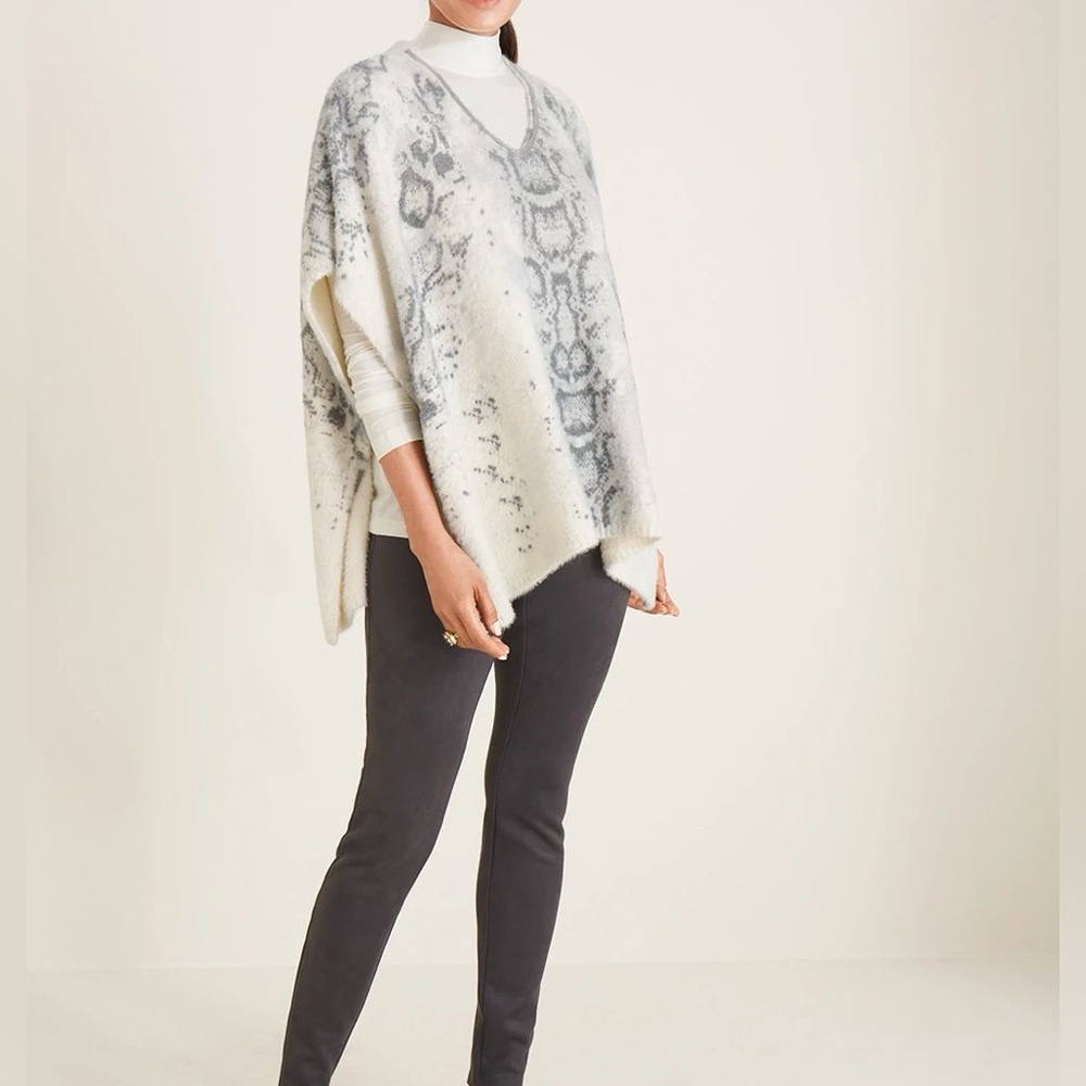 Chicos like new women’s Fuzzy Snake-Print Poncho